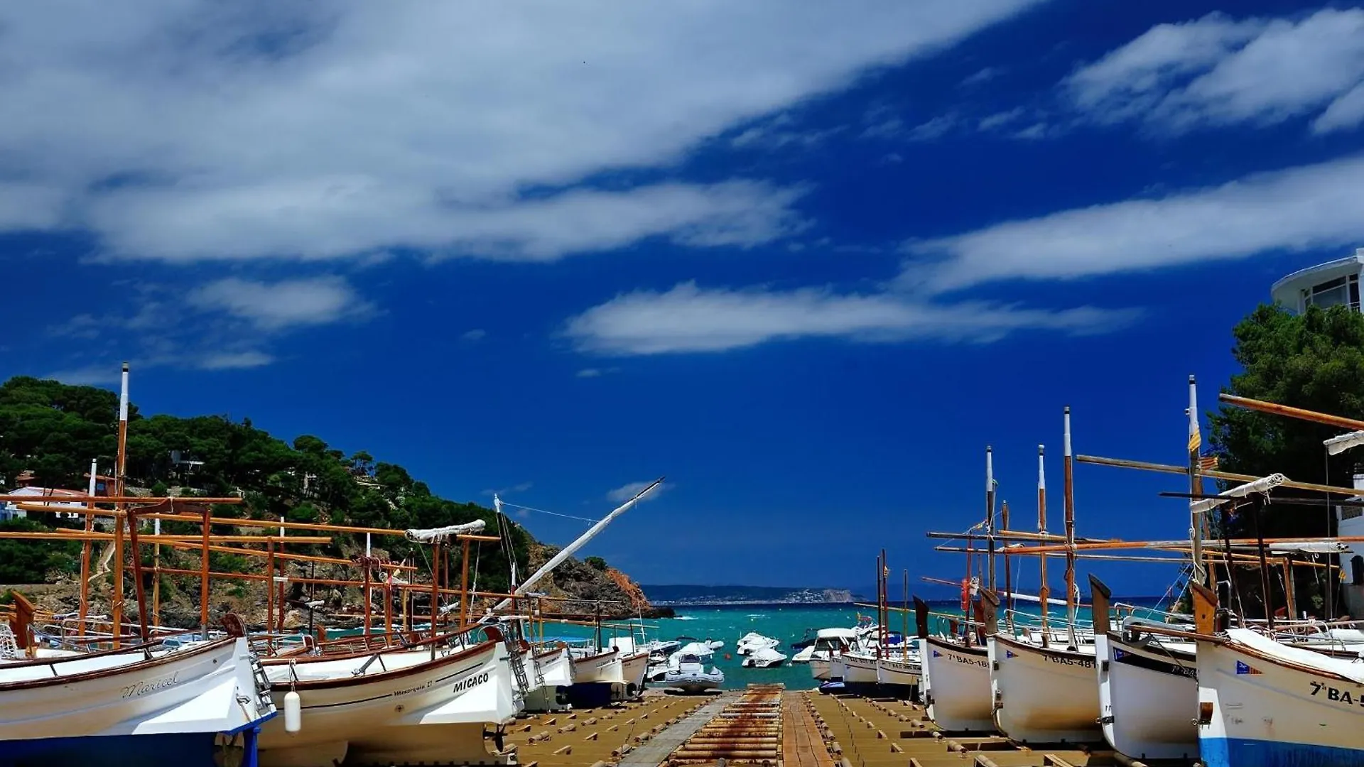 Stylish Sa Riera, Private Parking, Beach Views Begur