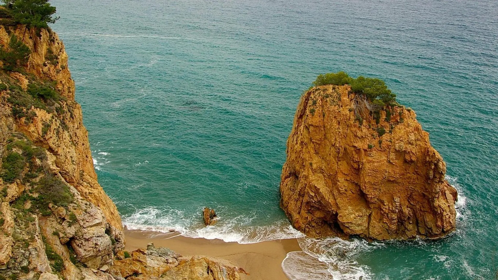 Stylish Sa Riera, Private Parking, Beach Views Begur Apartment
